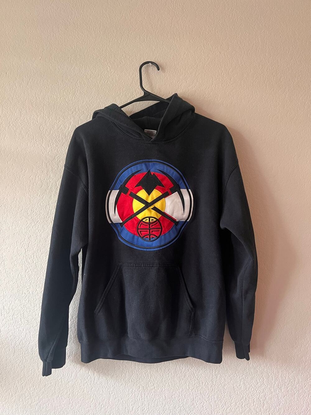 Denver Nuggets Graphic Hoodie Gildan Pullover Sweatshirt NBA Blue Team